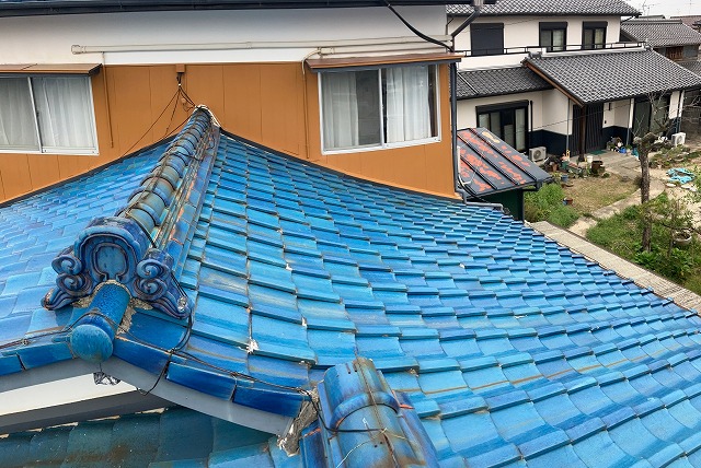 下屋根の段差部分